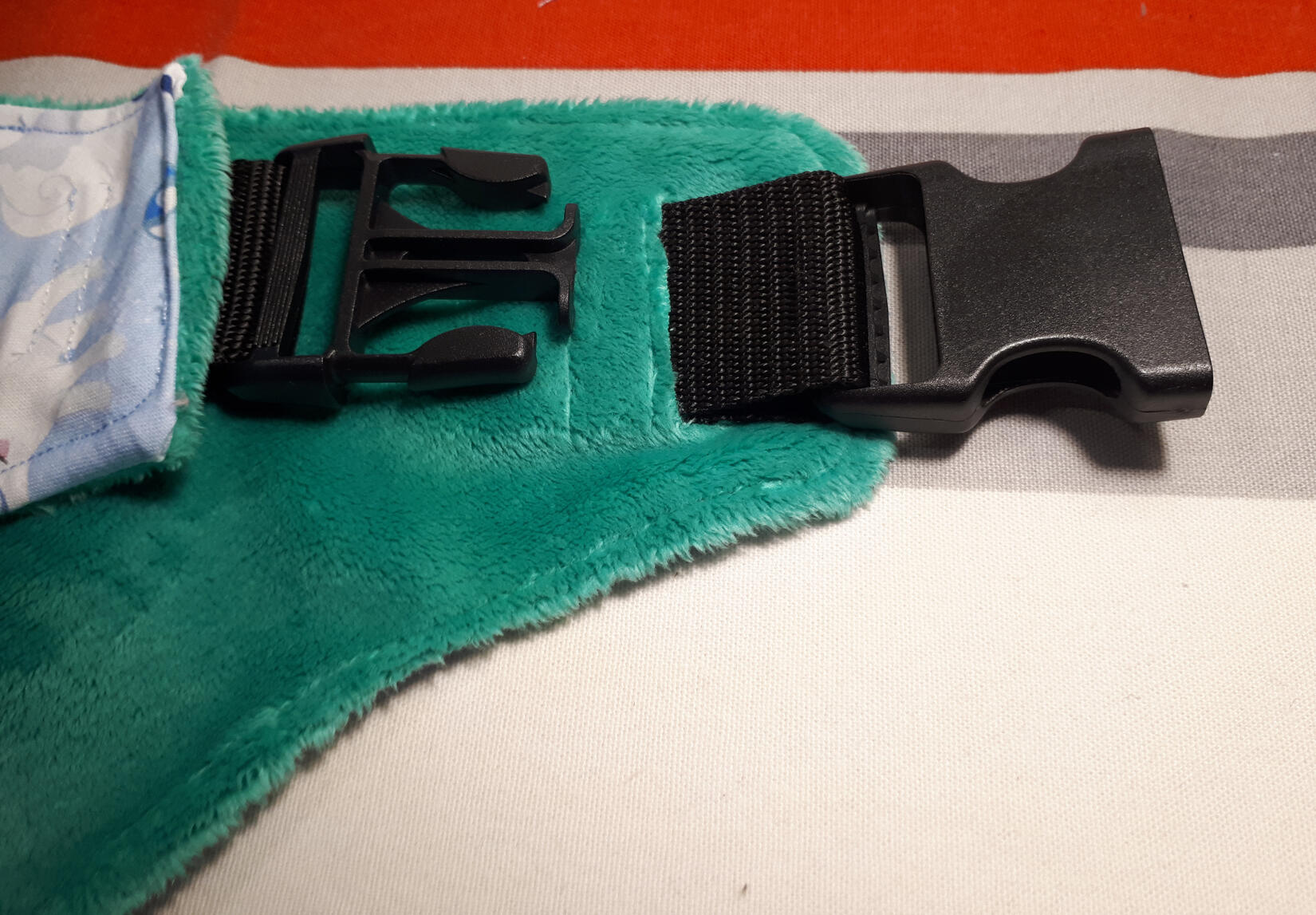 Alola Vulpix Bandana detailshot 2